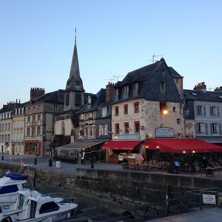 Un petit nid a Honfleur Apartment Exterior foto