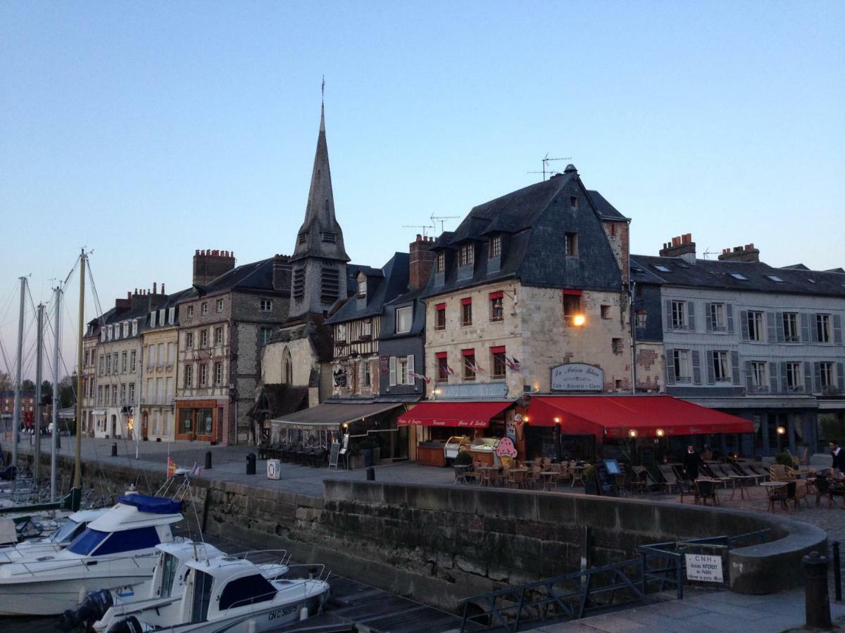 Un petit nid a Honfleur Apartment Exterior foto